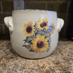 Home And Garden Party Handmade USA Sunflower Bean Pot 1999